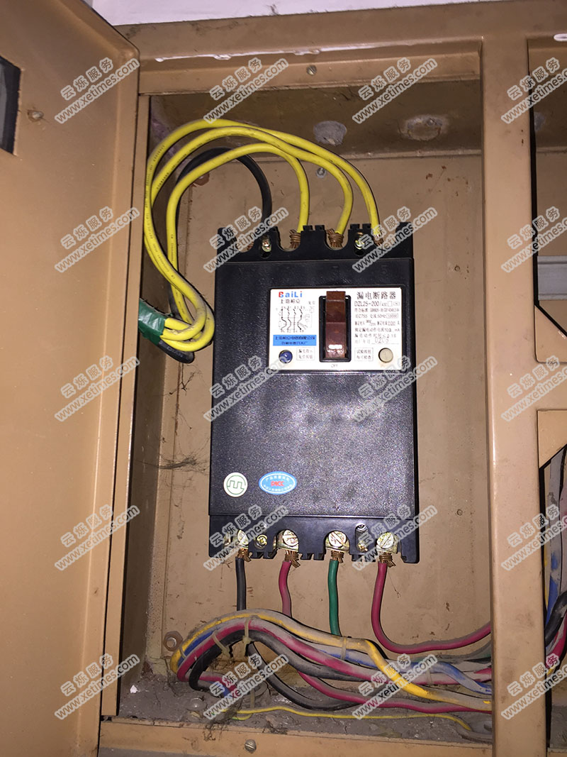 淮安市机房搬迁现场断电后设备拆卸图